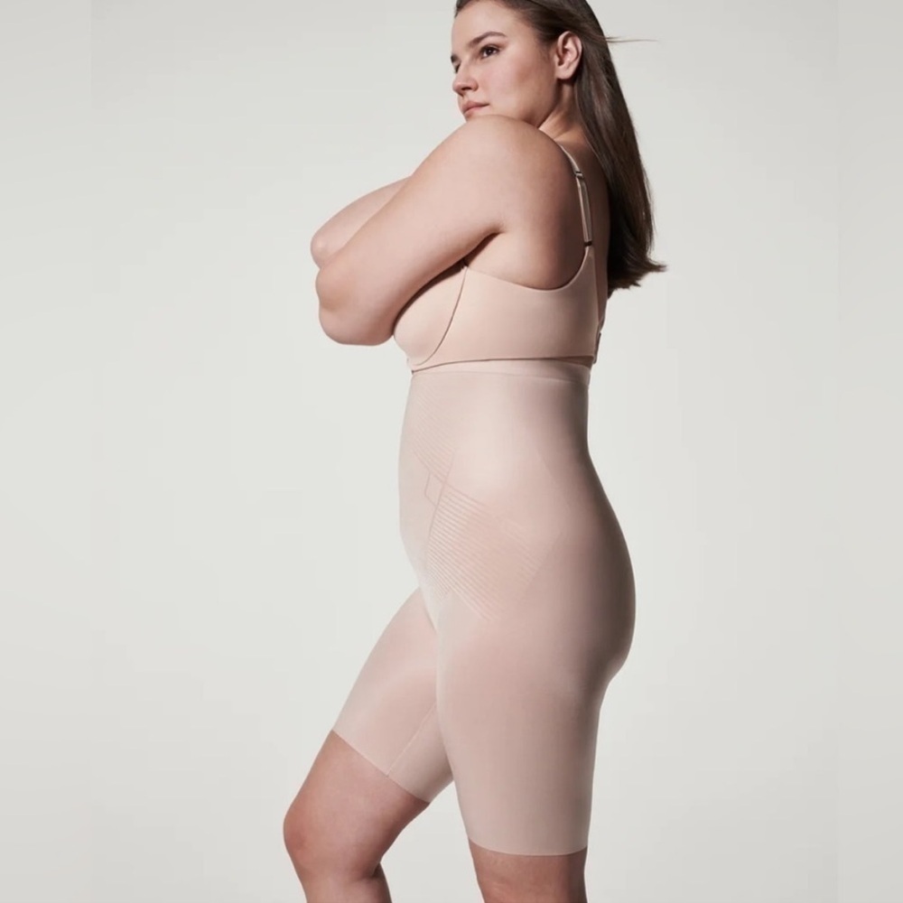 NWT Spanx Thinstincts 2.0  Mid-Thigh Shorts - L
